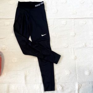 NIKE PRO LEGGINGS